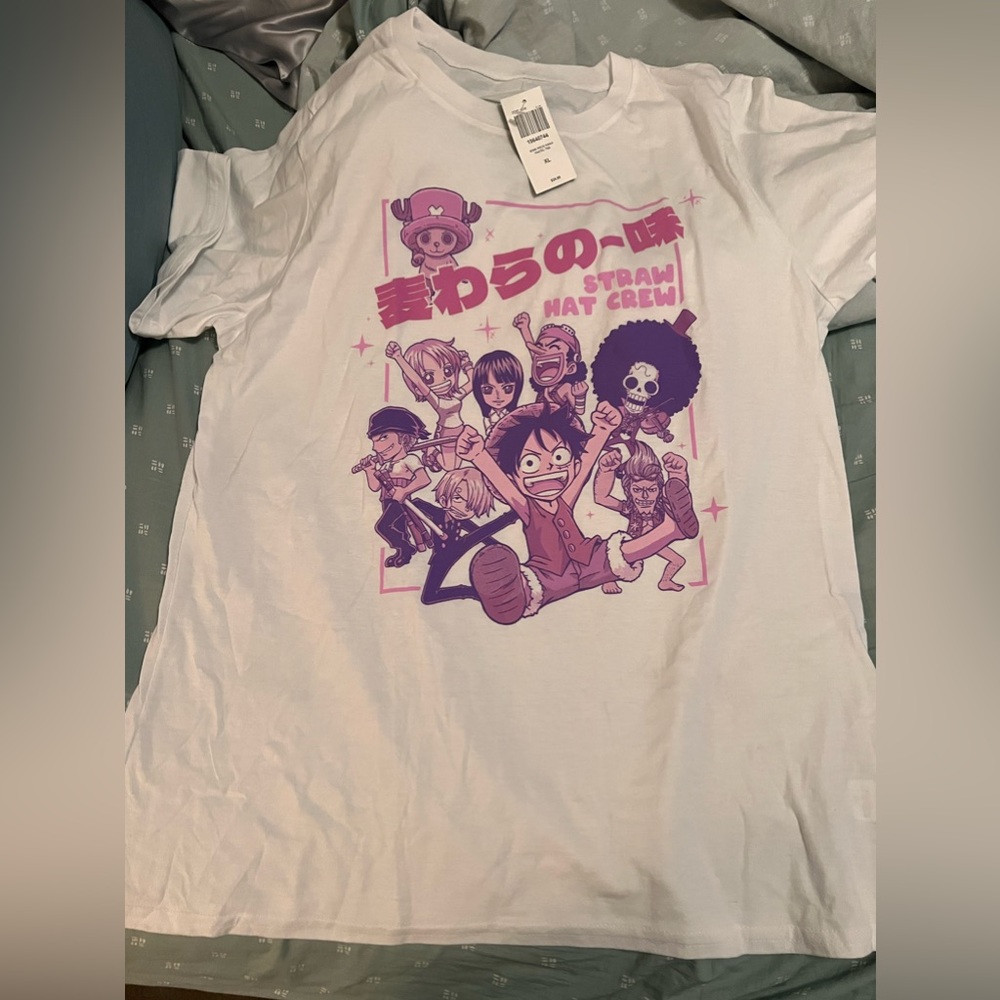 One Piece Woman’s Tshirt. XL Hot Topic